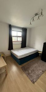 Room in a Shared House, Kelso Heights, LS3 - Photo 4