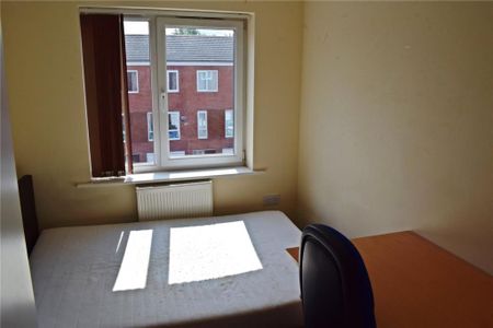 4 bedroom terraced house to rent - Photo 3