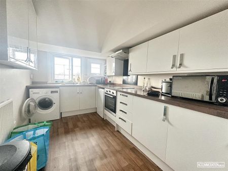 2 bedroom flat to rent - Photo 3