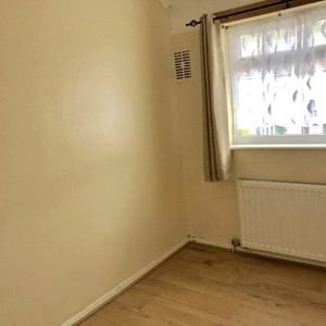 School Road Dagenham RM10, Property for rent - Photo 2