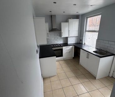 2 Bed Terraced House, Laird Street, CH41 - Photo 2