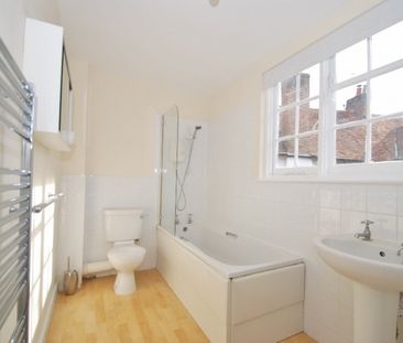 The Broadway, Amersham, Buckinghamshire,HP7 - Photo 2