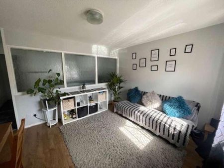 Boultwood Road, Beckton, E6 - Photo 3