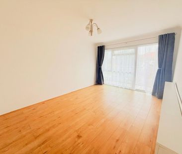 Cooden Drive, Bexhill-on-Sea, East Sussex - Photo 4