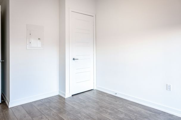 For Lease - 333 Sunseeker Avenue Unit# 323, Innisfil, Ontario - Photo 1