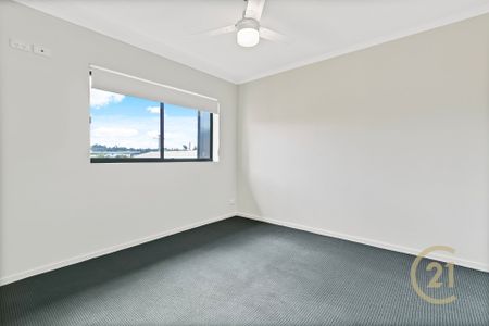 Chic 2 Bedroom Unit - Nambour CBD - Photo 4