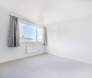 4 bedroom detached house to rent - Photo 3