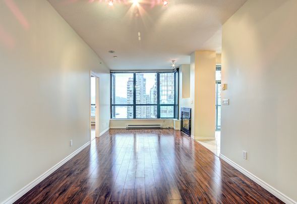 Condo in Downtown Vancouver, BC - Photo 1