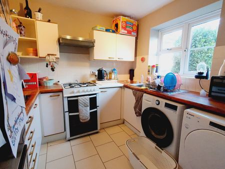 3 bedroom terraced house to rent - Photo 5