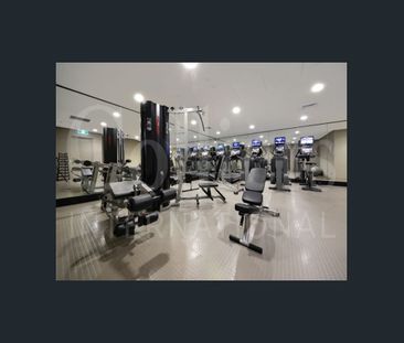 LARGE EXECUTIVE TWO BEDROOM IN A STANDOUT CENTRAL LOCATION - Photo 3