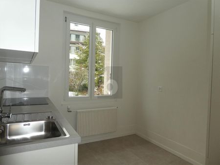 CHARMING OLD BUILDING JEWEL IN A CENTRAL LOCATION - Photo 2