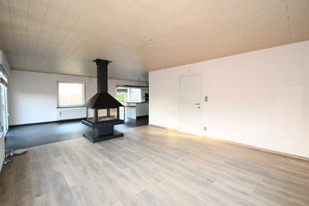 Alleenstaande woning met garage en tuin rand centrum Maldegem - Photo 2