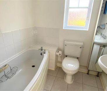 3 bedroom end of terrace house to rent - Photo 5