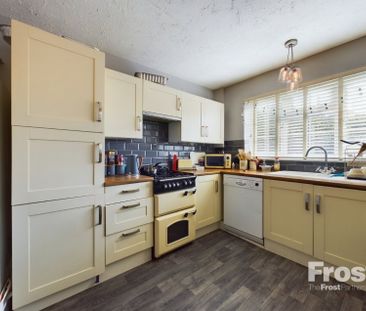 School Road, Ashford, Surrey,TW15 - Photo 5