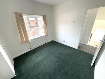 3 bedroom end of terrace house to rent - Photo 4