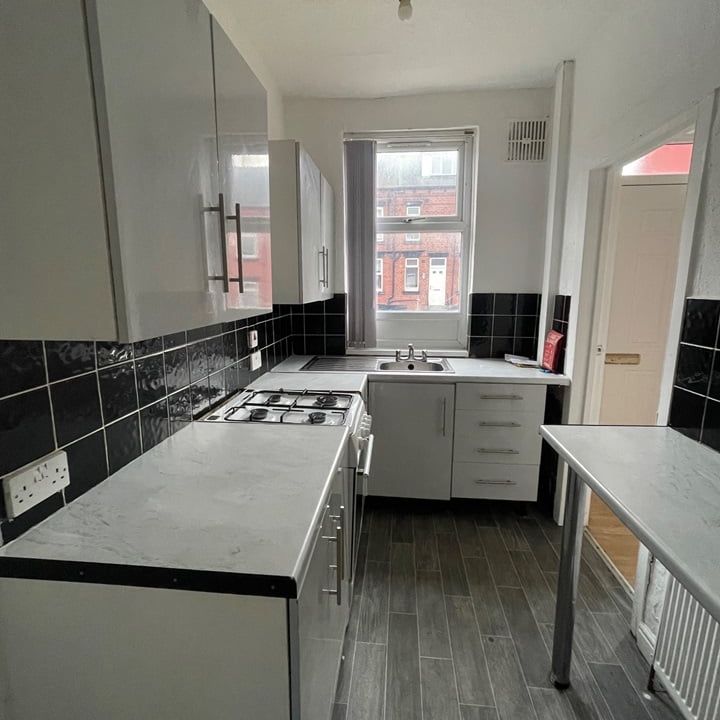 2 Bed Terraced House, Leeds, LS9 - Photo 1