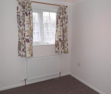 Castle Carey Gardens, Plymouth - Photo 2