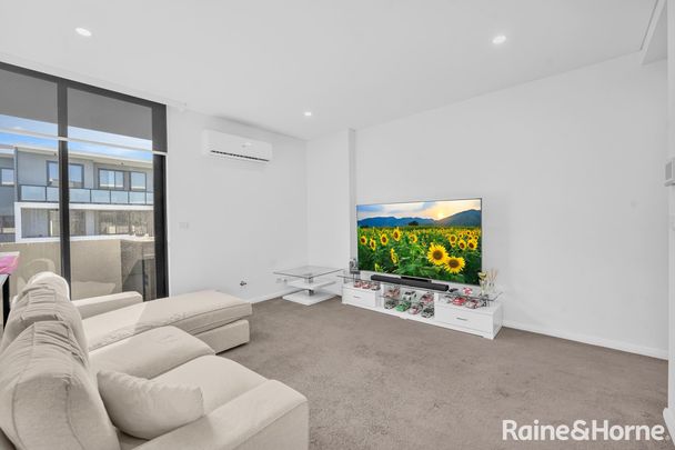 Immaculate Two Bedroom Apartment In Convenient Location - Photo 1