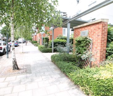 West Thamesmead, SE28 - Photo 3