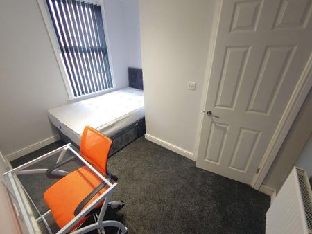 3 bedroom terraced house to rent - Photo 2