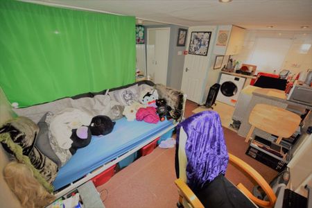 1 bedroom Studio in Flat E, Leeds - Photo 4