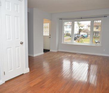 For Lease - 338 Homestead Court, Oshawa, Ontario - Photo 2