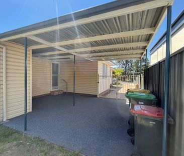 Three bedroom home in Fantastic Location! - Photo 6