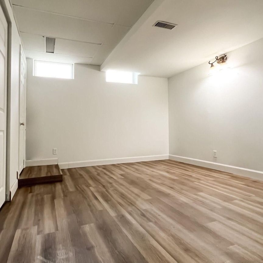 For Lease - 313 Bronte Road Unit# Basement, Oakville, Ontario - Photo 1