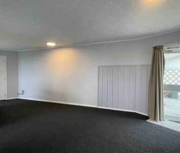 Freshly Renovated & Ready to Move In - Photo 1
