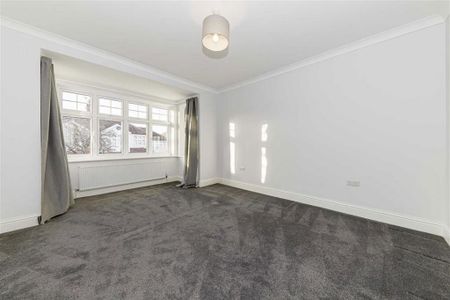 5 bedroom semi-detached house to rent - Photo 4