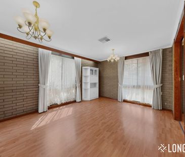 In the Middle of Mount Waverley - Photo 2