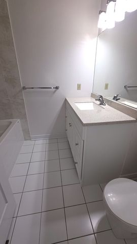 For Lease - 2033 Lumberman Lane, Oakville, Ontario - Photo 2