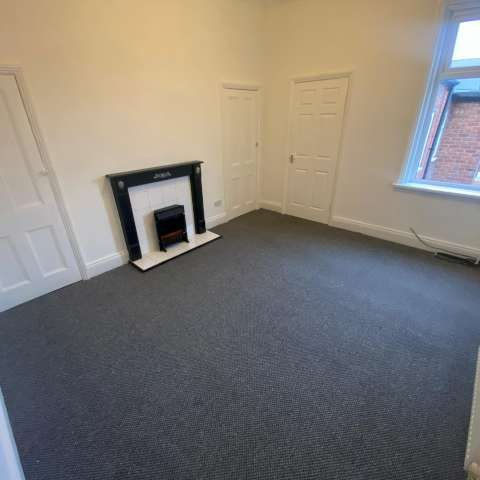 3 bed flat to rent in Sandringham Terrace, Sunderland, SR6 - Photo 1