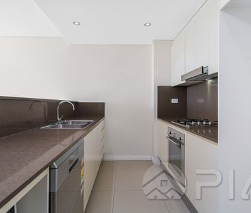 Amazing Top Level Three bedroom + Study Apartment, Split Level , Modern Specs - Photo 1