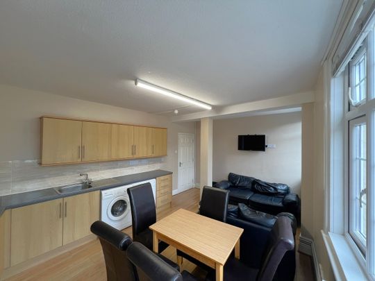 5 Bed Flat, St. Nicholas Street, BS1 - Photo 1