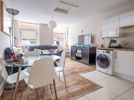 3 bedroom apartment to rent - Photo 1