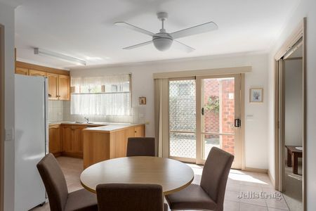 2/6 Maggs Street, Doncaster East - Photo 2
