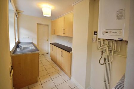 2 bedroom terraced house to rent - Photo 5