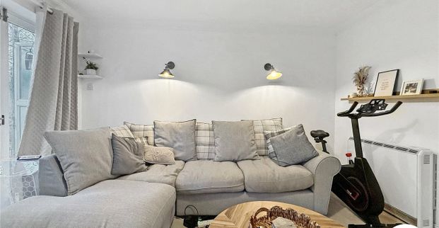 2 bedroom property to rent - Photo 1