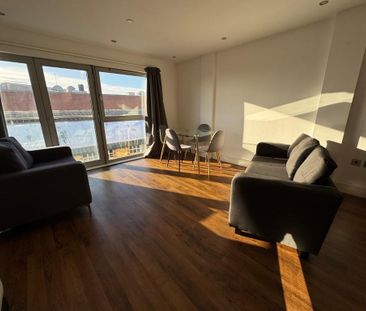 2 bedroom flat to rent - Photo 2