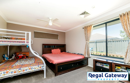 36 Medawar Loop, PIARA WATERS WA 6112 - Photo 5