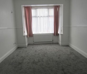 3 bedroom end of terrace house to rent - Photo 5
