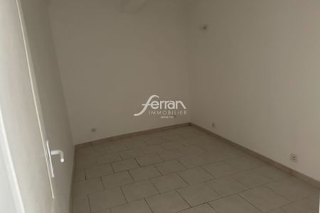Location Appartement 3 pièces 52m² SALERNES 83690 - Photo 4
