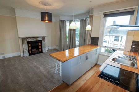 2 Bed Flat, Compton Road, BN1 - Photo 4