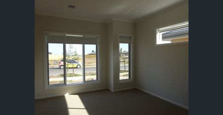 Superb Home - Photo 5