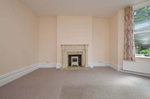 1 Bedroom Ground Floor Flat - Photo 1
