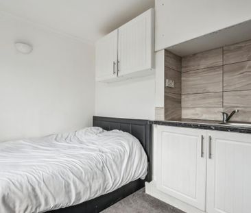 Studio to rent - Photo 6
