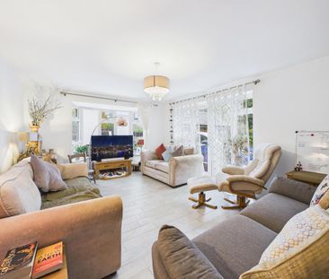 4 bedroom detached house to rent - Photo 1