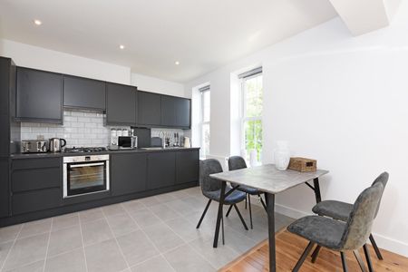 Studio Flat, Rushey Green, SE6 - Photo 2