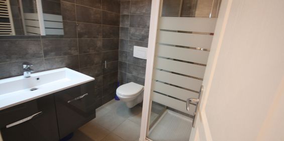 Location Appartement 1 pièce 27m² MARSEILLE 1er - Photo 3